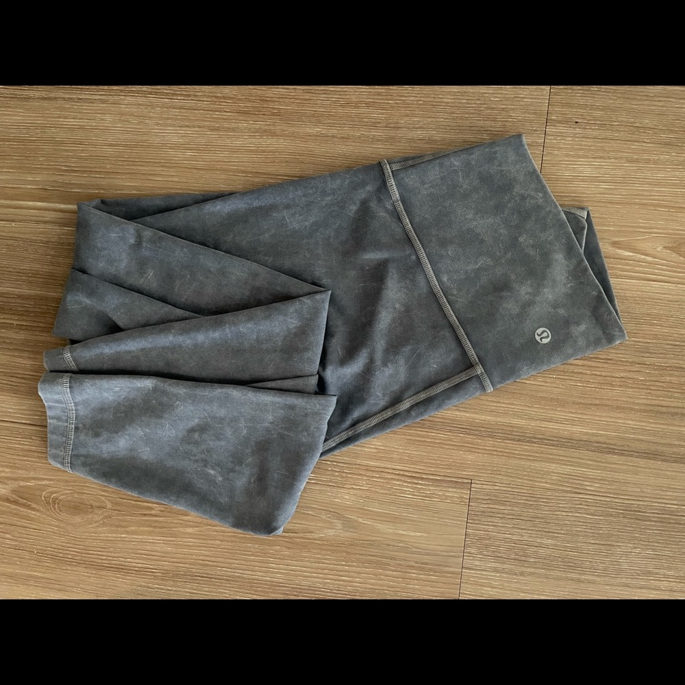 Lululemon size 6 28 inch
